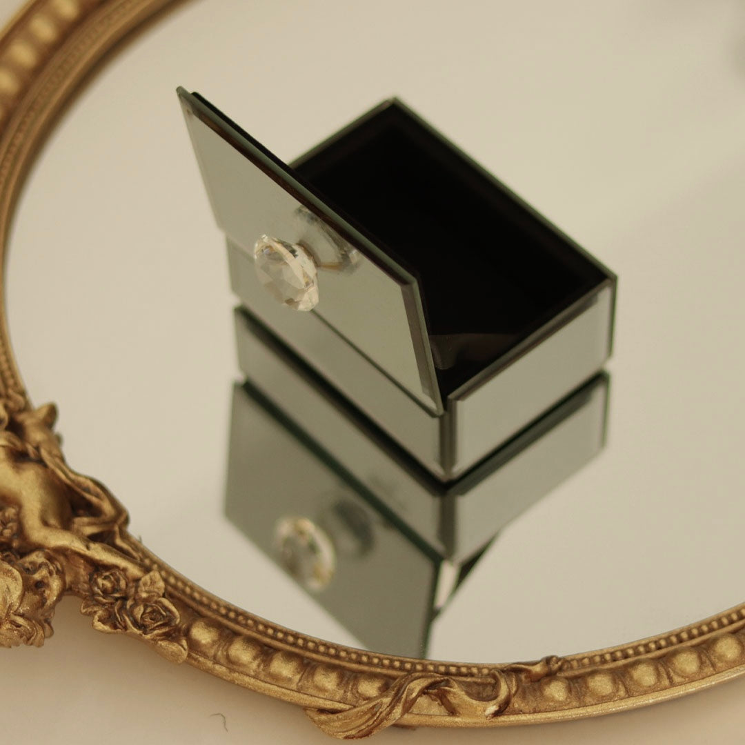 Gray Mirror Box